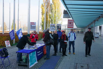 Foto: Martin Pilgram Protest AIRTEC Messe West