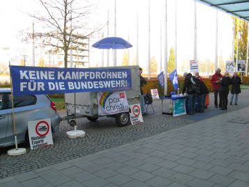 Foto: Klaus Mähler Protest AIRTEC Messe West