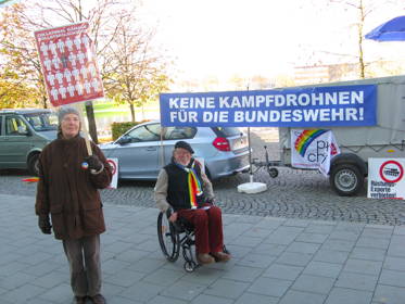 Foto: Klaus Mähler Protest AIRTEC Messe West