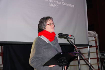 Es spricht Stadträtin Brigitte Wolf, DIE LINKE; Foto: Martin Pilgram Protest AIRTEC vor der Residenz
