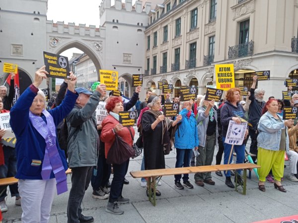 Hiroshimatag 2023 Stachus vor der Bühne